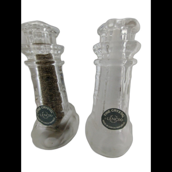 Lenox Crystal Glass‎ Lighthouse shaped 4inches Tall Salt and Pepper Shakers Set - Picture 3 of 8